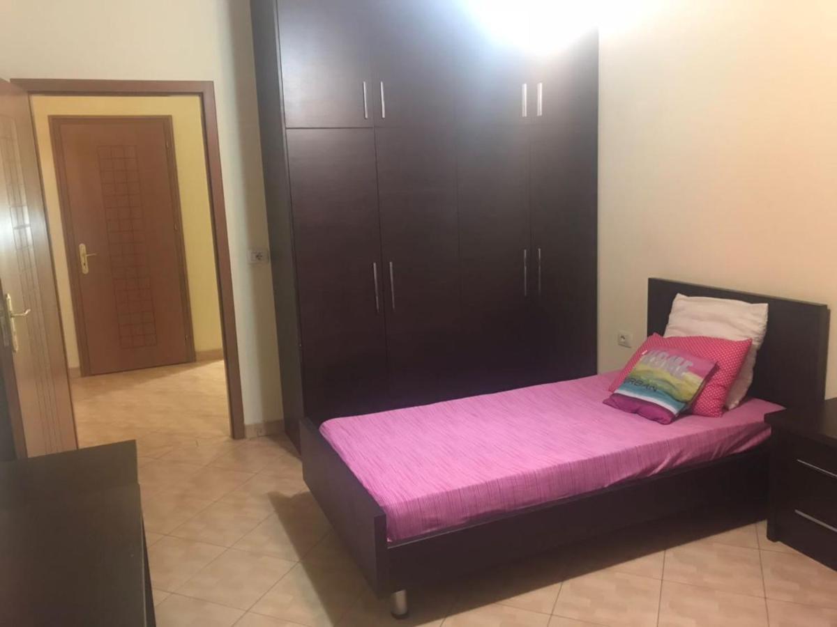 تيرانا Lovely 2 Bedroom Apartment المظهر الخارجي الصورة