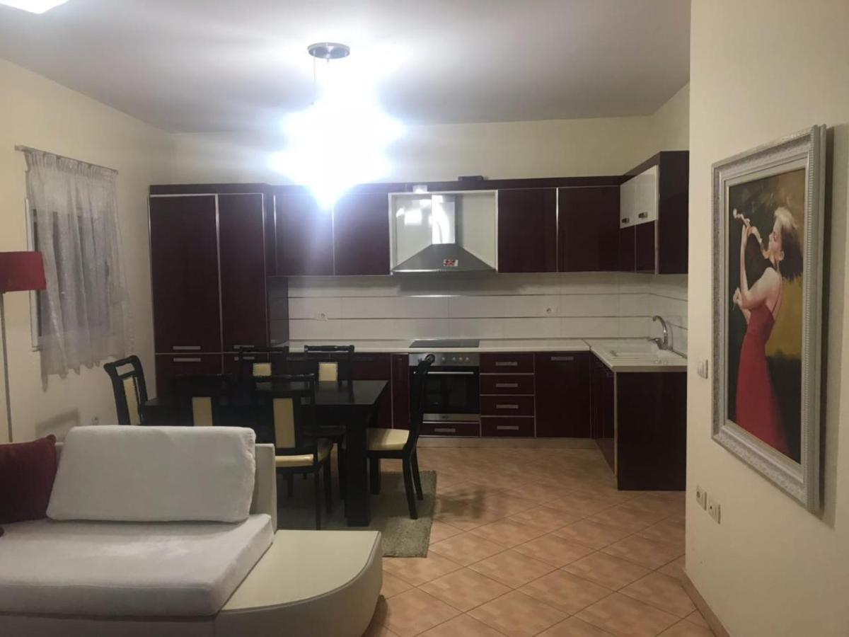 تيرانا Lovely 2 Bedroom Apartment المظهر الخارجي الصورة